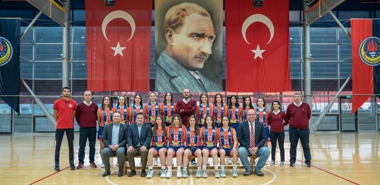 TED Ankara Kolejliler Spor Kulübü Kız Basketbol Takımı Medya Gününde Basın Mensuplarıyla Bir Araya Geldi